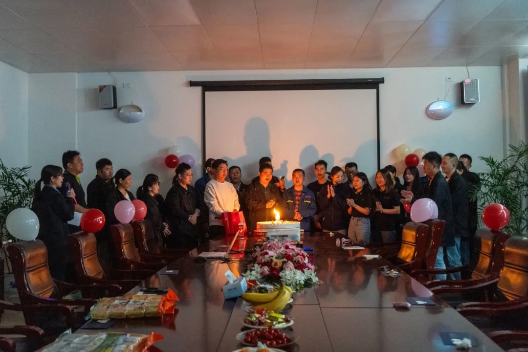 【生日會】耕耘五月 愿你心懷熱愛 向陽生長